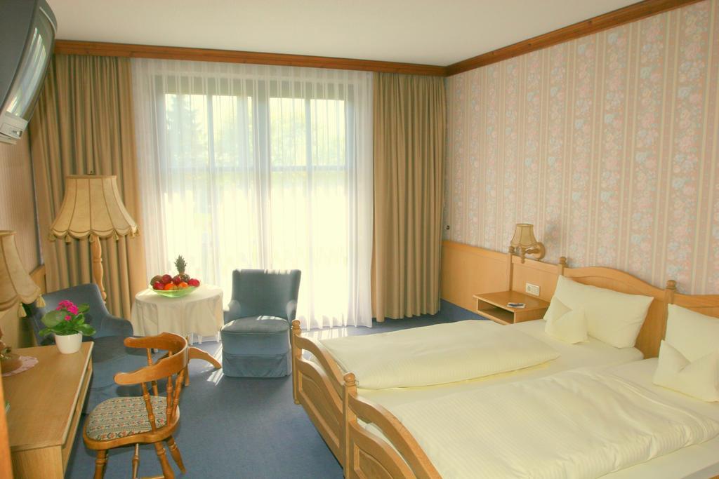 Krone Am Park - Gaestehaus Des Hotel Krone Alzenau Exterior photo